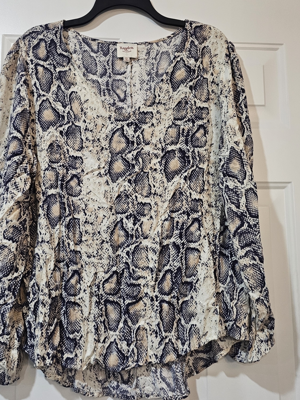 Hayden Los Angeles Snake Print Long Sleeve Shirt - Cream & Black Size 1XL{Bx21}